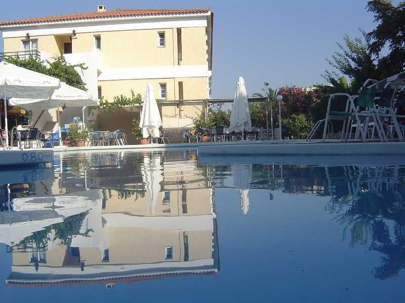 Best Price on Paradise Hotel in Samos Island + Reviews!